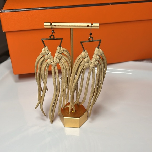 LEATHER FRINGE BOHO EARRINGS - Picture 4 of 4